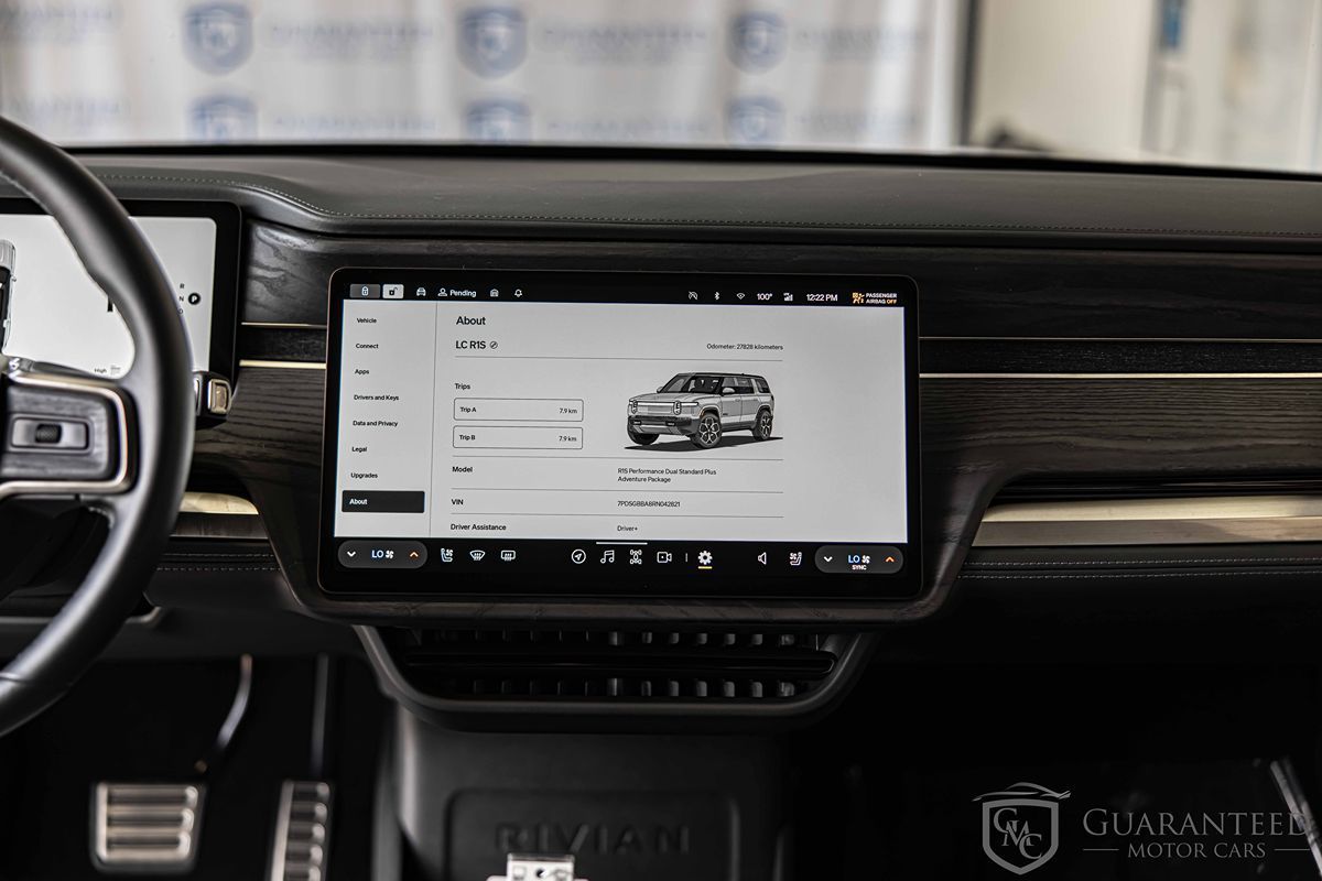 2024 RIVIAN R1S - Image 39