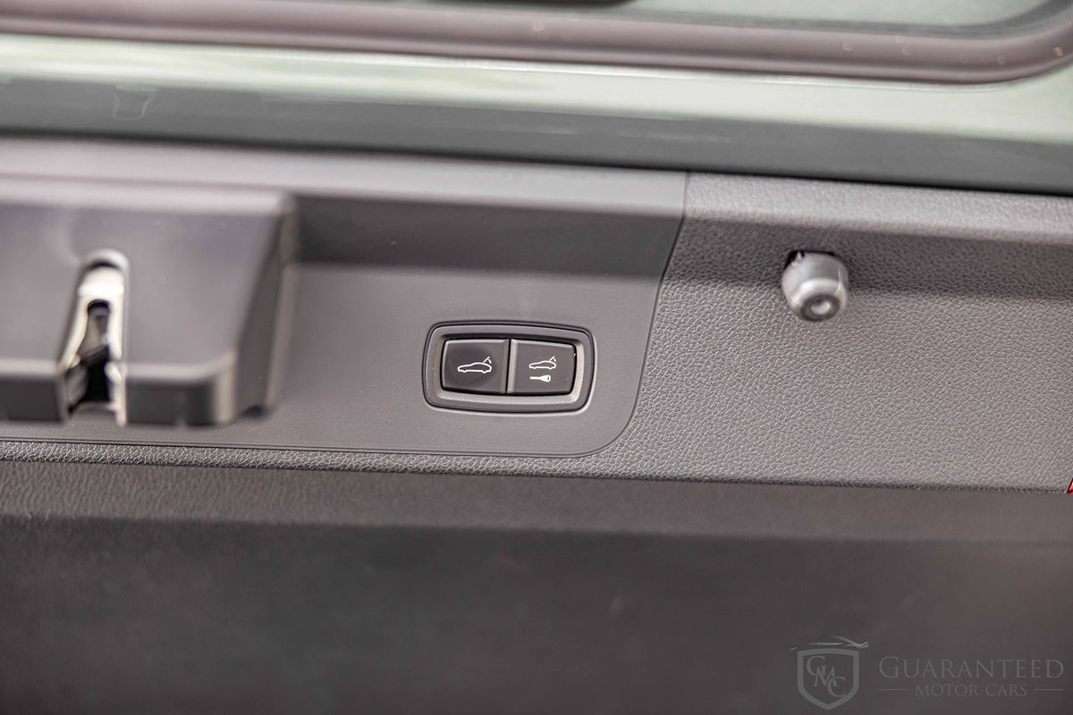 2019 Porsche Panamera 4 E-Hybrid photo 17