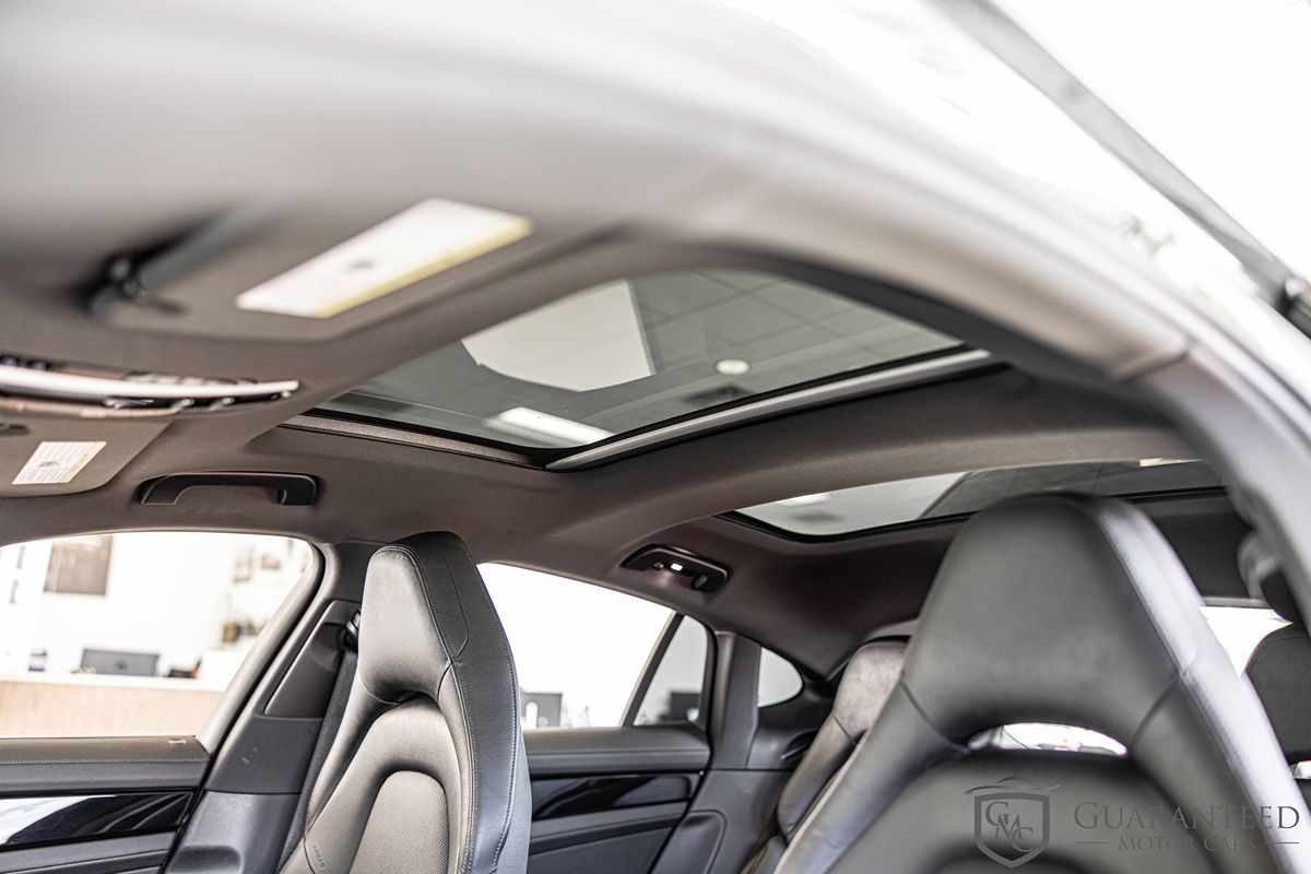 2019 Porsche Panamera 4 E-Hybrid photo 19