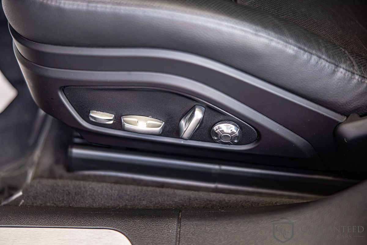2019 Porsche Panamera 4 E-Hybrid photo 23