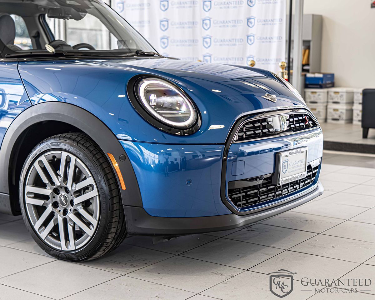 2025 Mini Cooper 4 Door Hardtop Signature photo 3