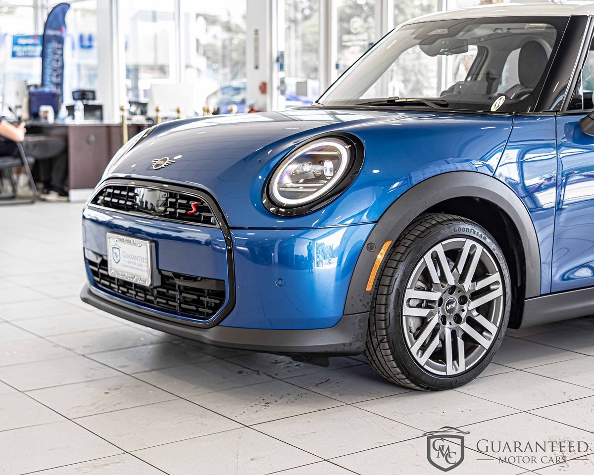 2025 Mini Cooper 4 Door Hardtop Signature photo 4