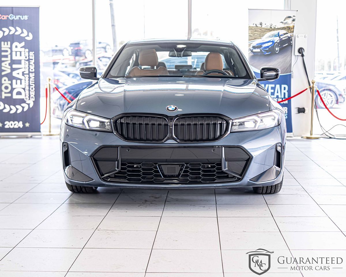 2025 BMW 3 Series 330i - Photo 3