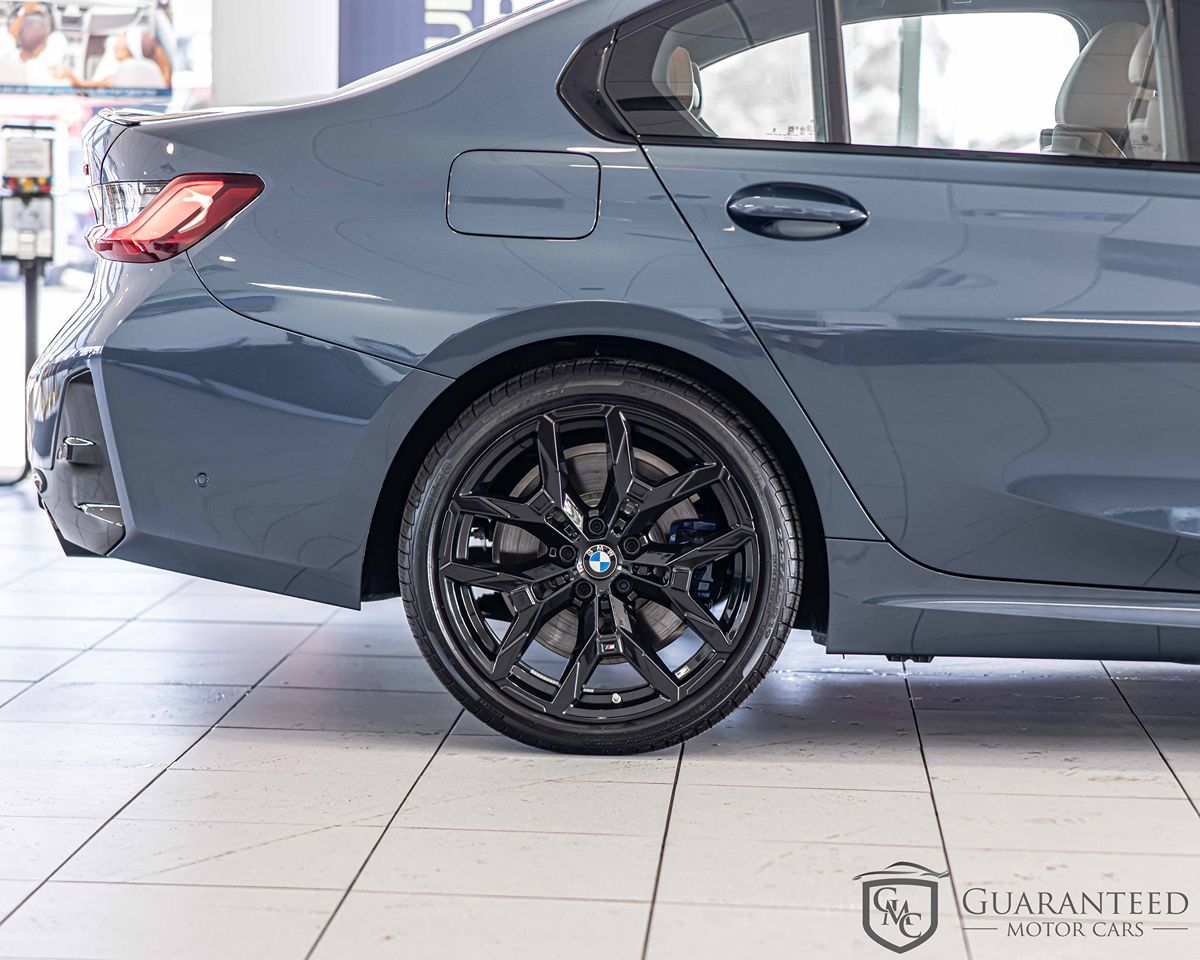 2025 BMW 3 Series 330i - Photo 13