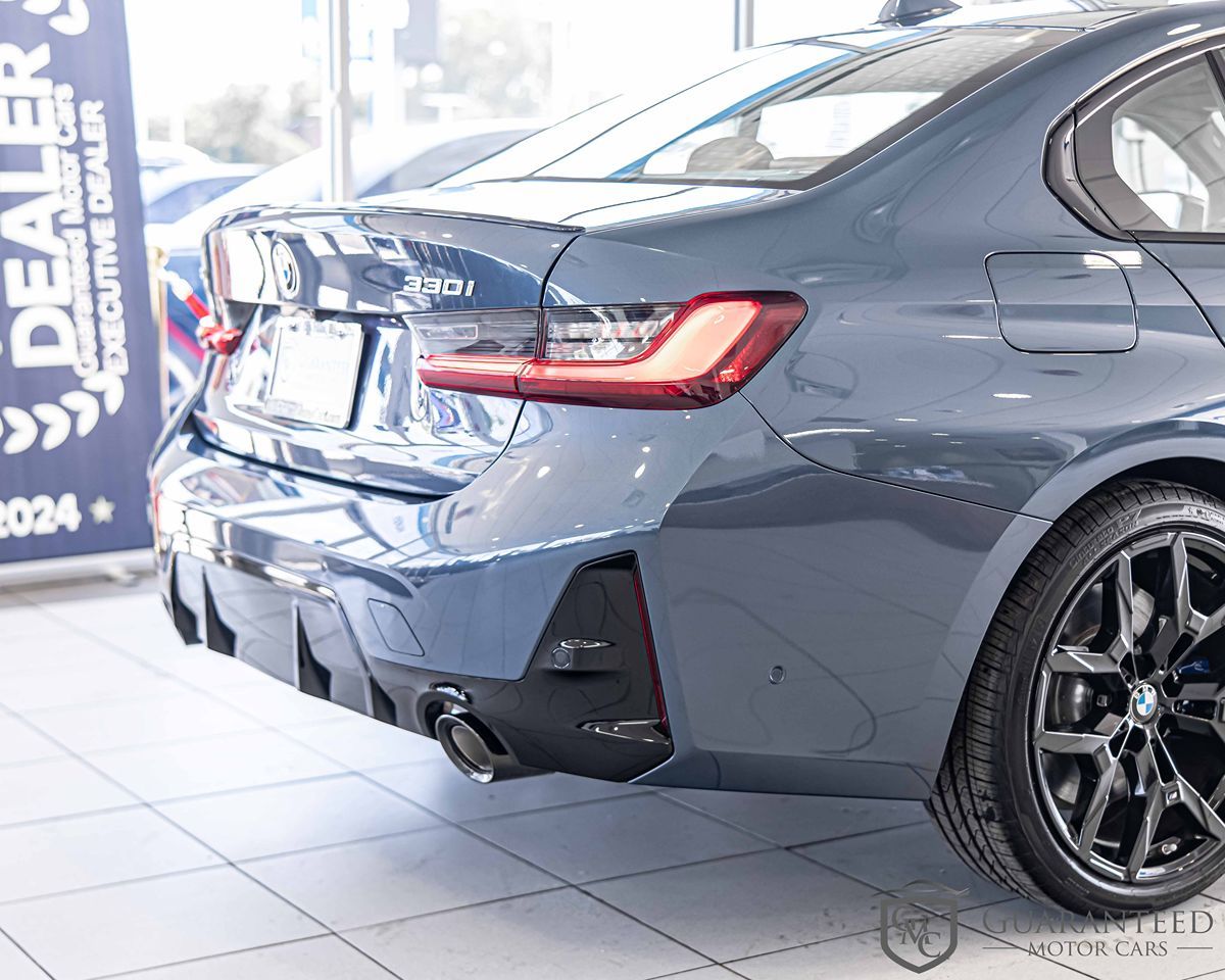 2025 BMW 3 Series 330i - Photo 14