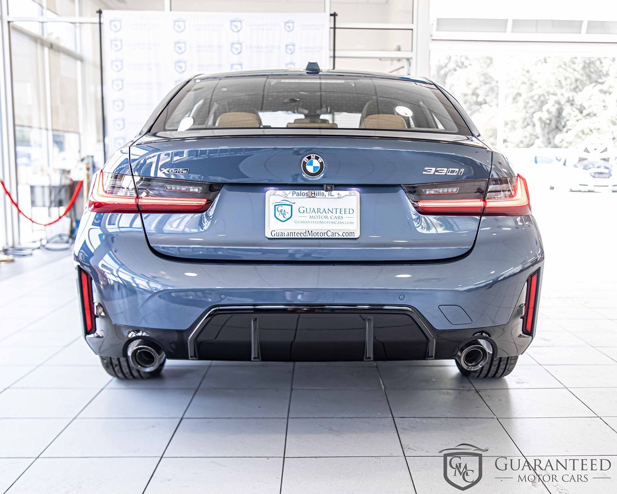 2025 BMW 3 Series 330i - Photo 15
