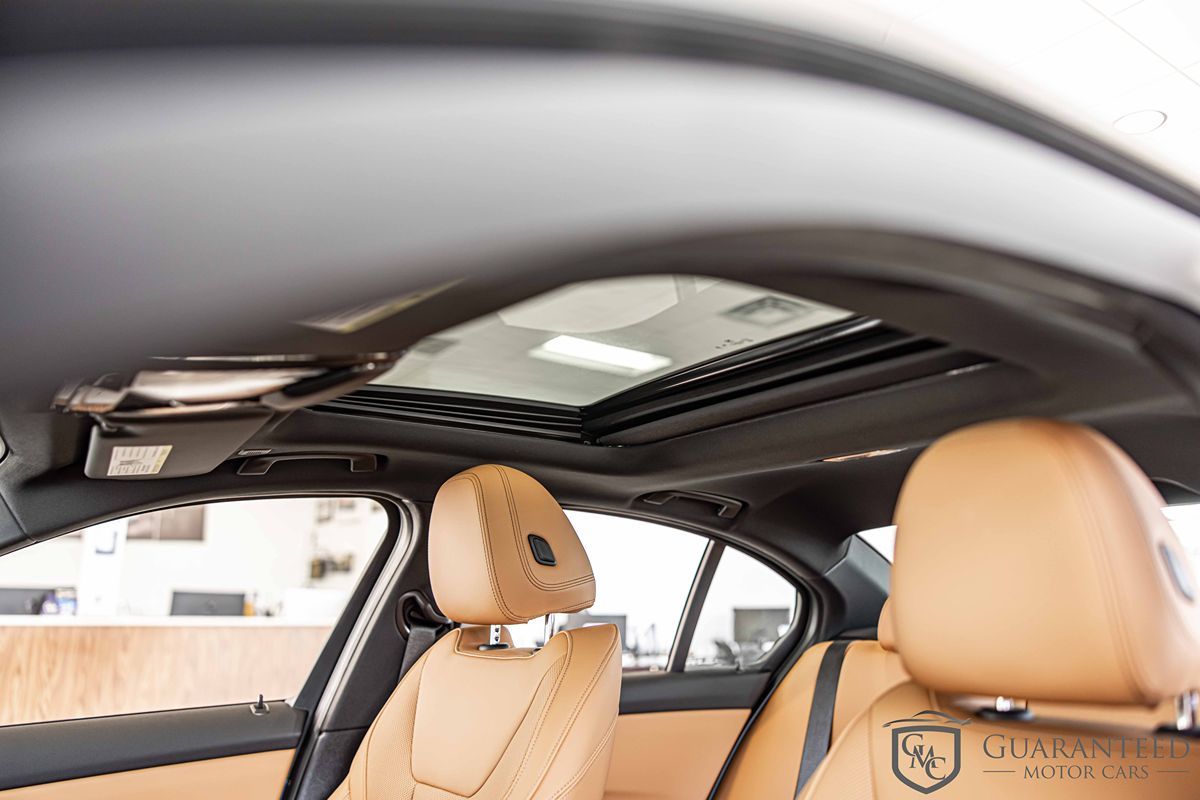 2025 BMW 3 Series 330i - Photo 22