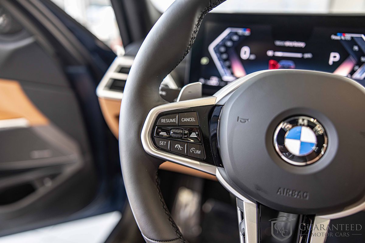 2025 BMW 3 Series 330i - Photo 24