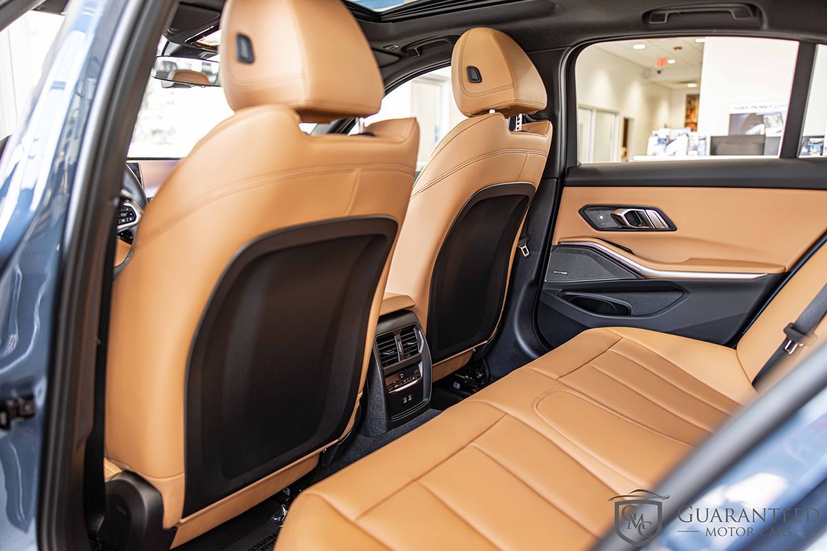 2025 BMW 3 Series 330i - Photo 34