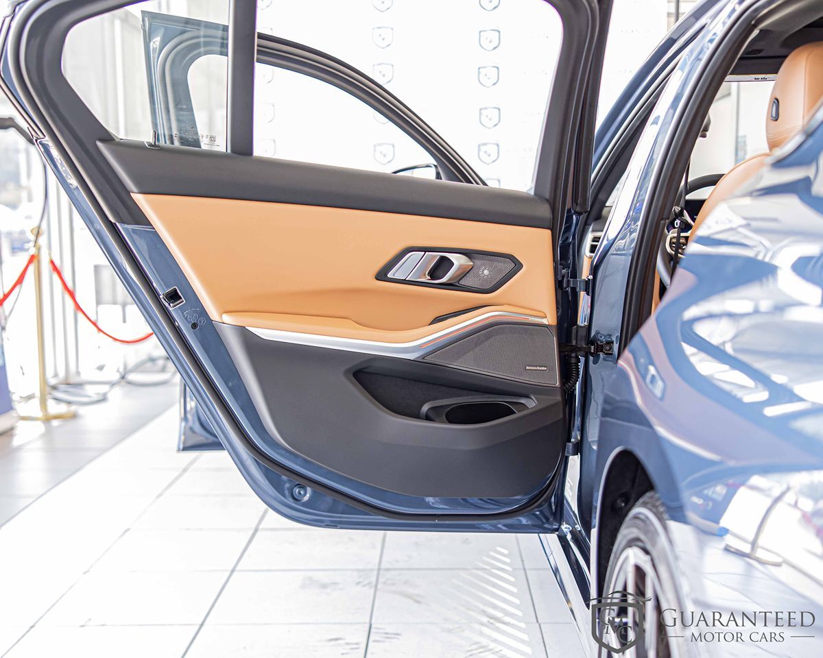 2025 BMW 3 Series 330i - Photo 35