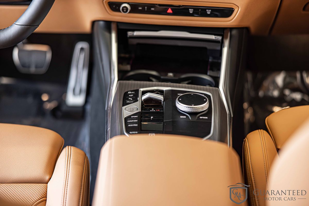 2025 BMW 3 Series 330i - Photo 39