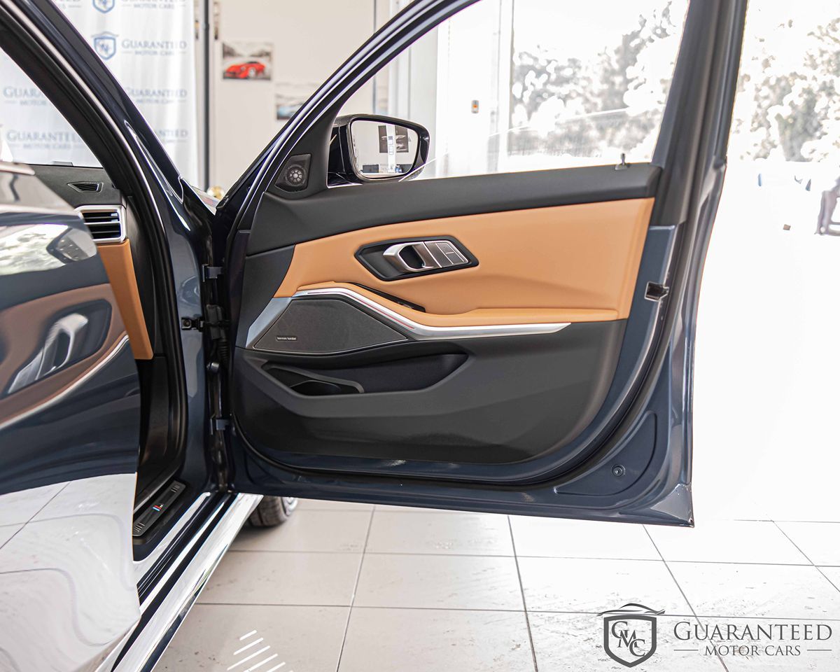 2025 BMW 3 Series 330i - Photo 42