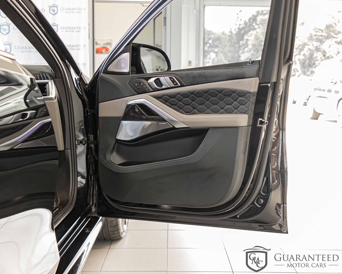 2025 Bmw X6 M photo 2