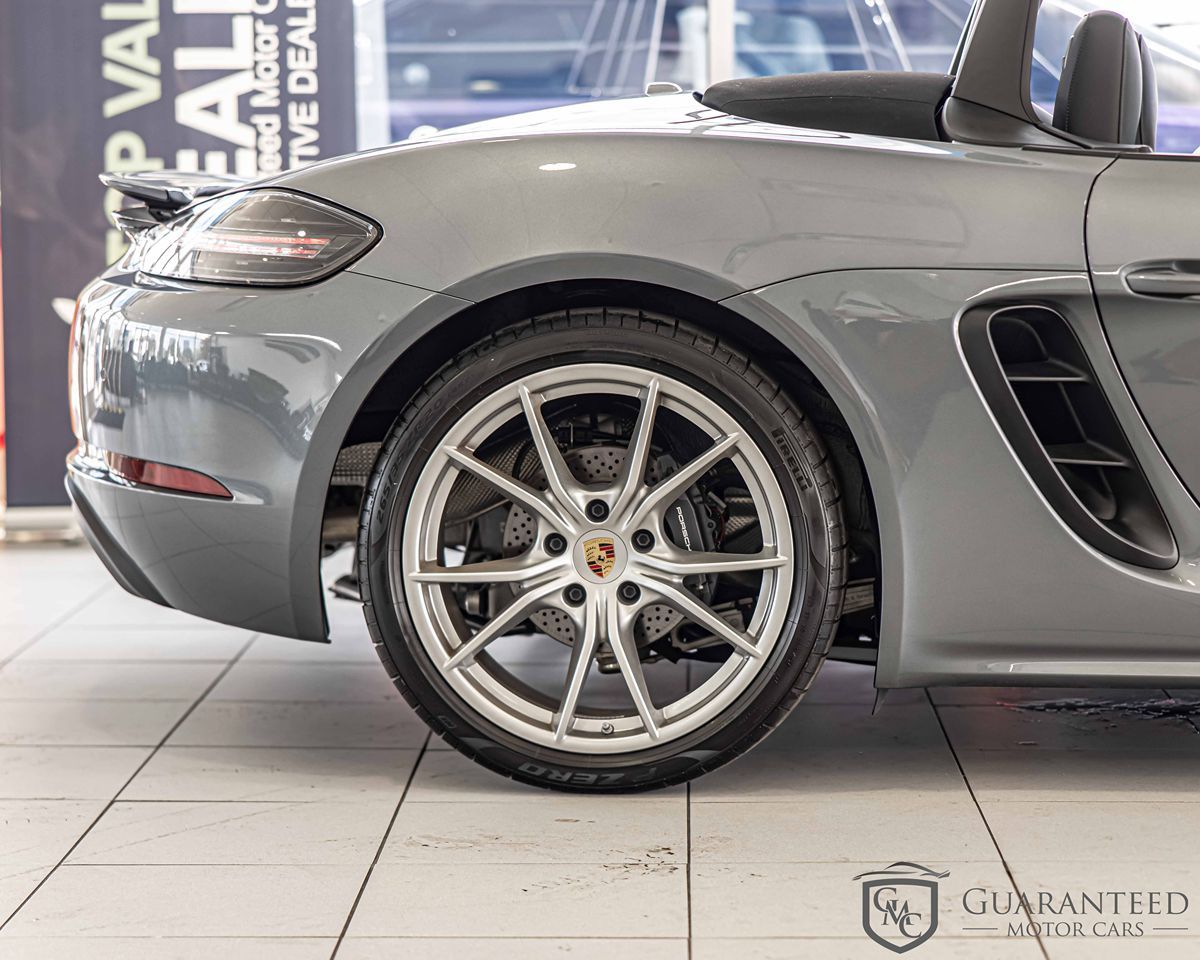 2025 PORSCHE 718 BOXSTER - Image 13