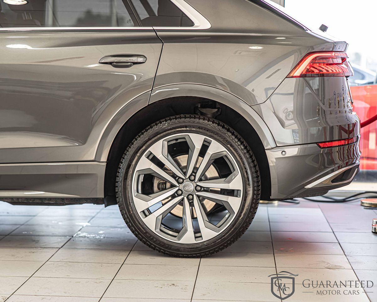 2019 Audi Q8 Premium Plus photo 3