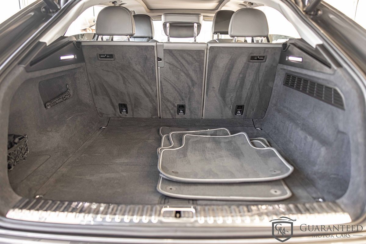 2019 AUDI Q8 - Image 18