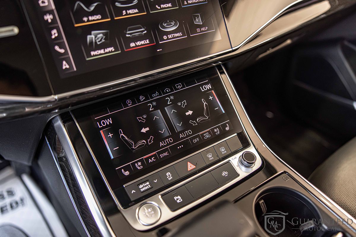 2019 AUDI Q8 - Image 30