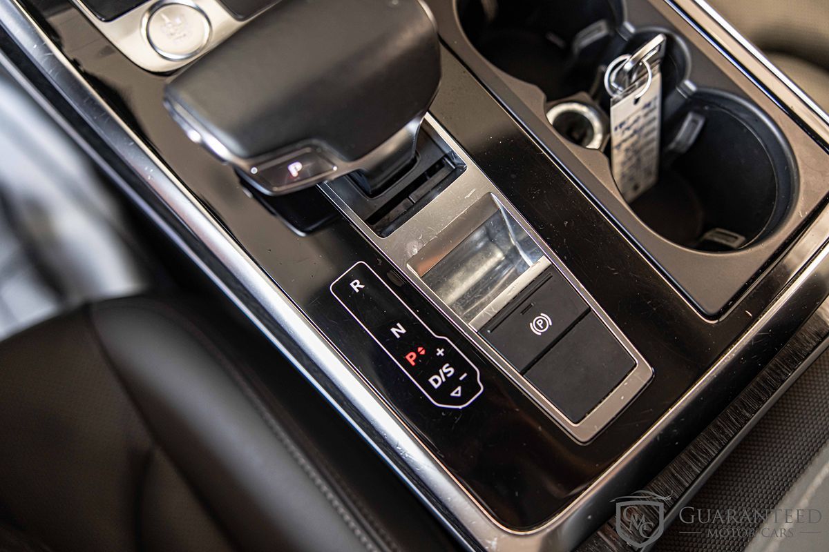 2019 AUDI Q8 - Image 32