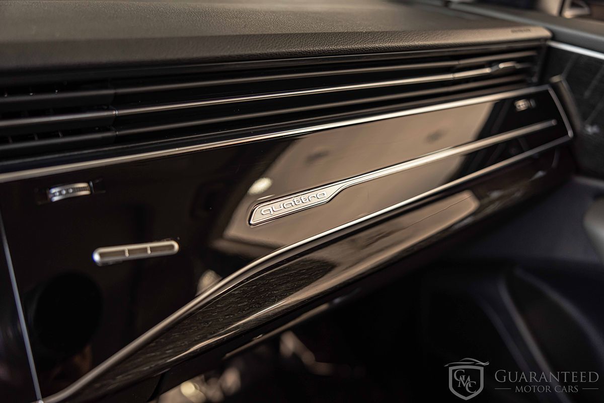 2019 AUDI Q8 - Image 33