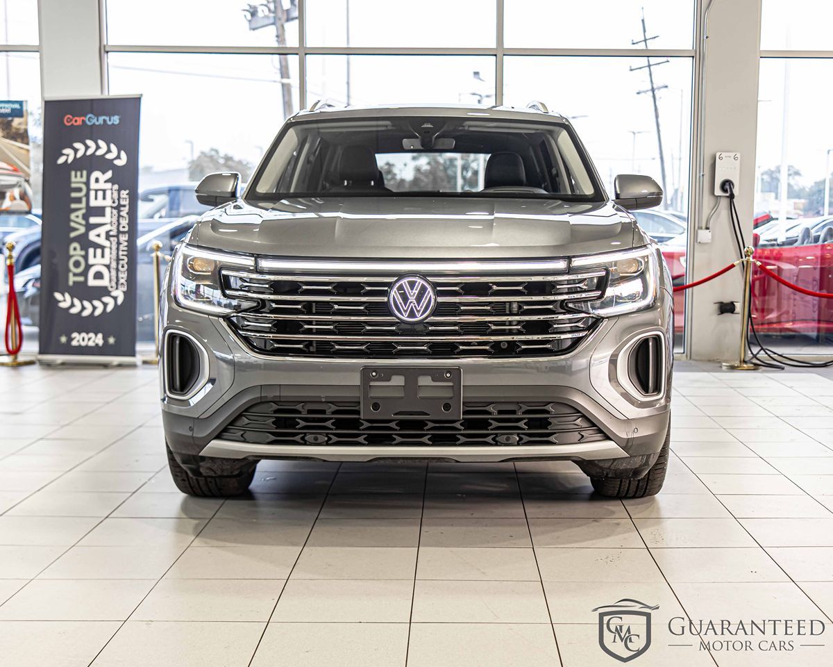 2024 Volkswagen Atlas SEL photo 3