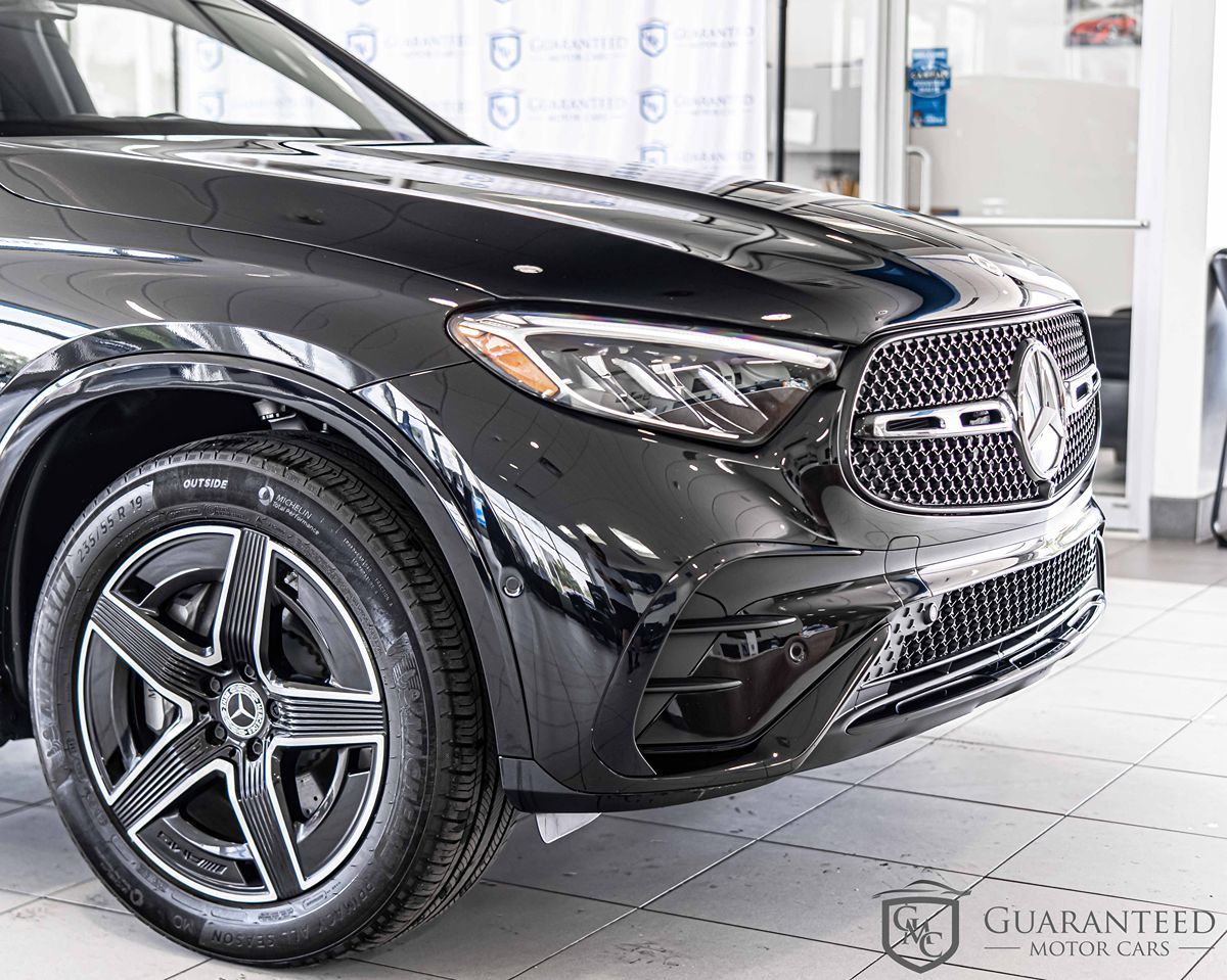 2024 Mercedes Benz GLC 300 AMG photo 3