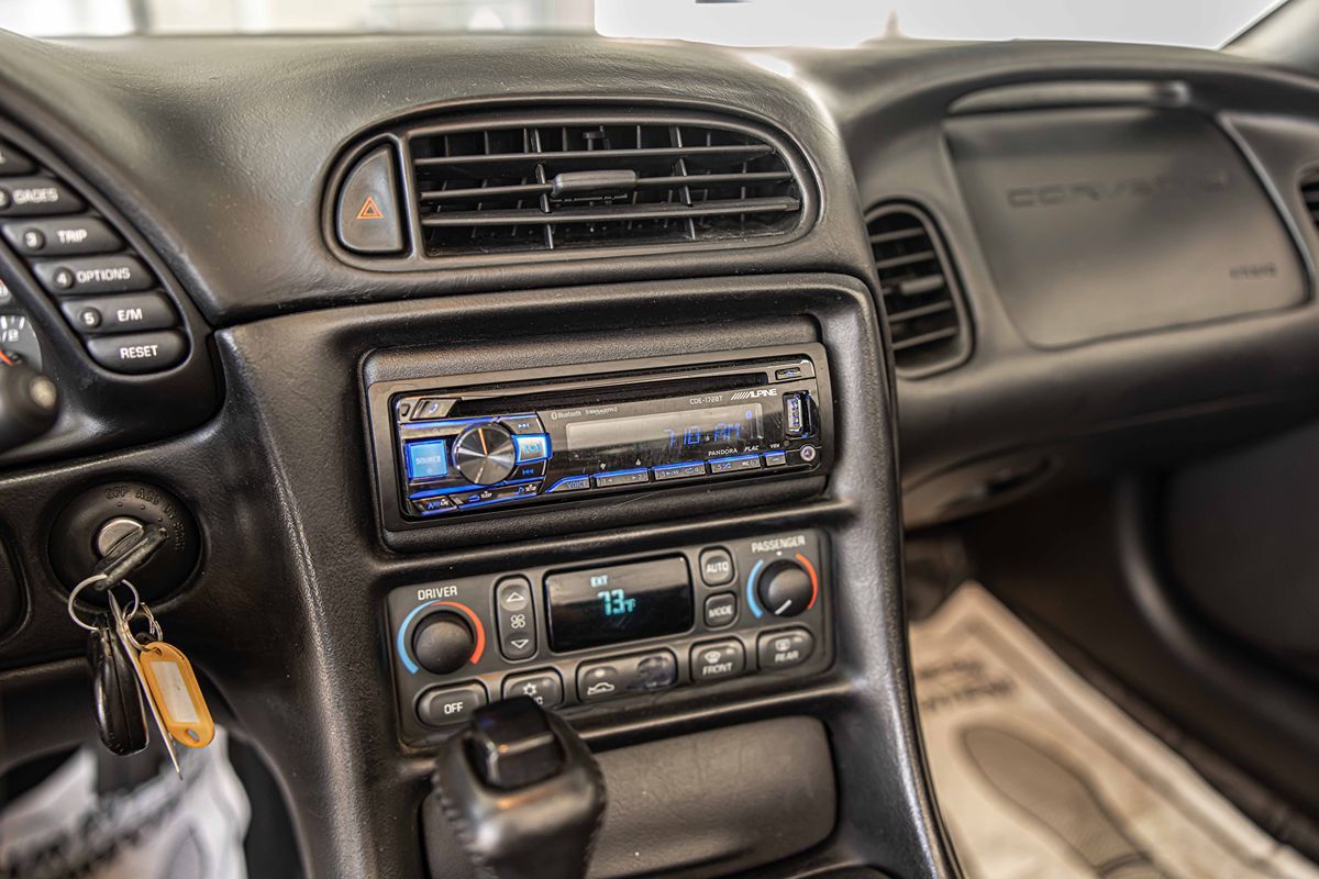 1998 CHEVROLET CORVETTE - Image 28