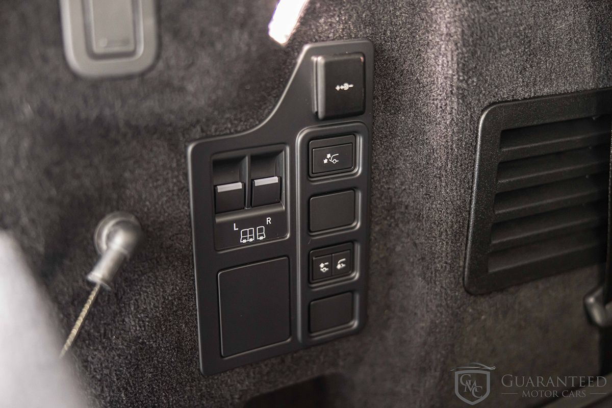 2024 LAND ROVER DISCOVERY - Image 18