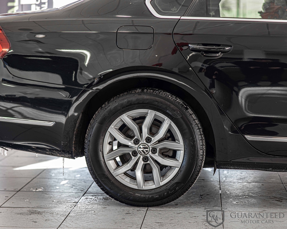 2016 VOLKSWAGEN PASSAT - Image 10