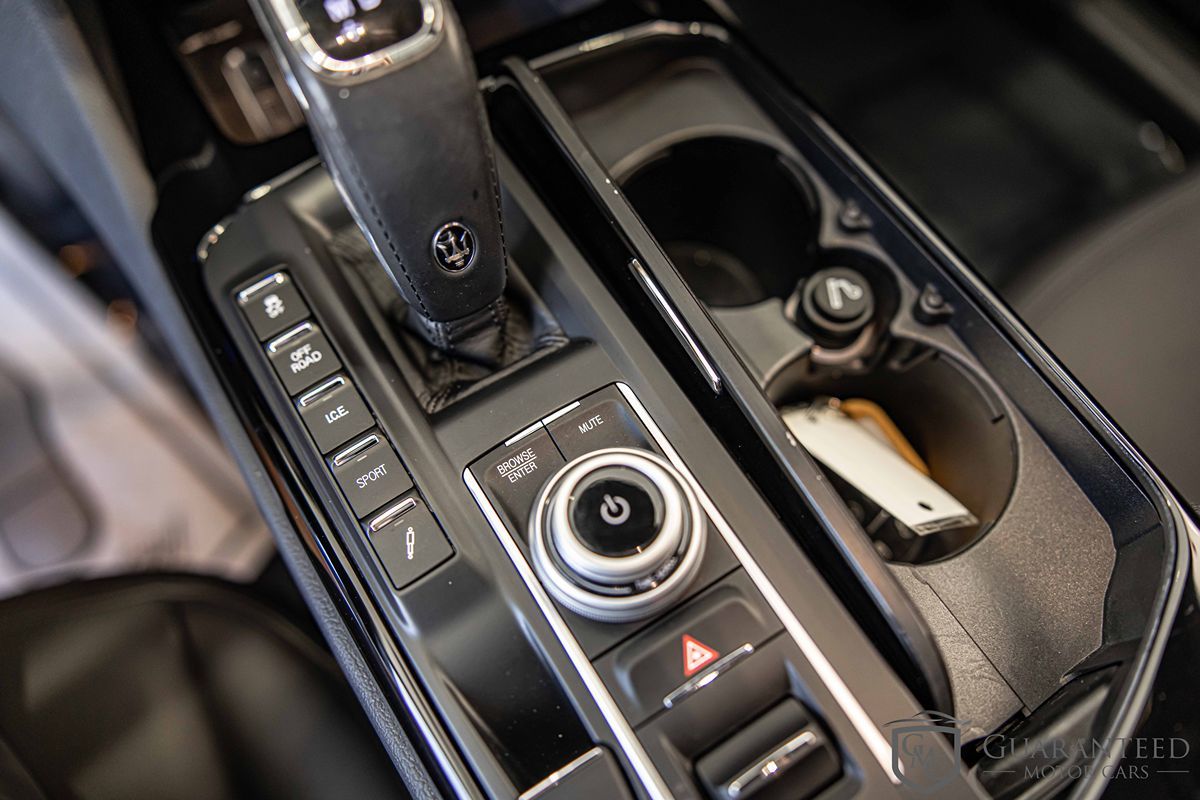 2022 MASERATI LEVANTE - Image 33