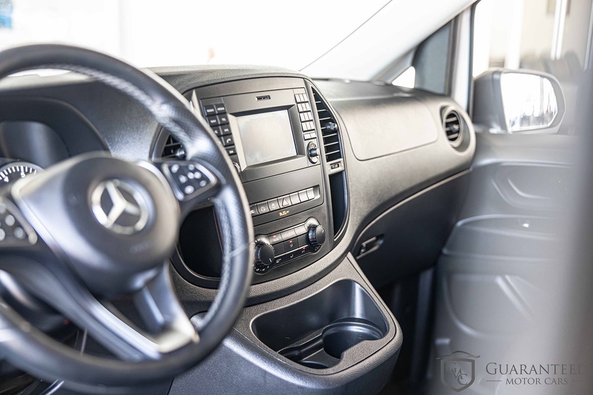 2019 Mercedes Benz Metris Passenger Van photo 18