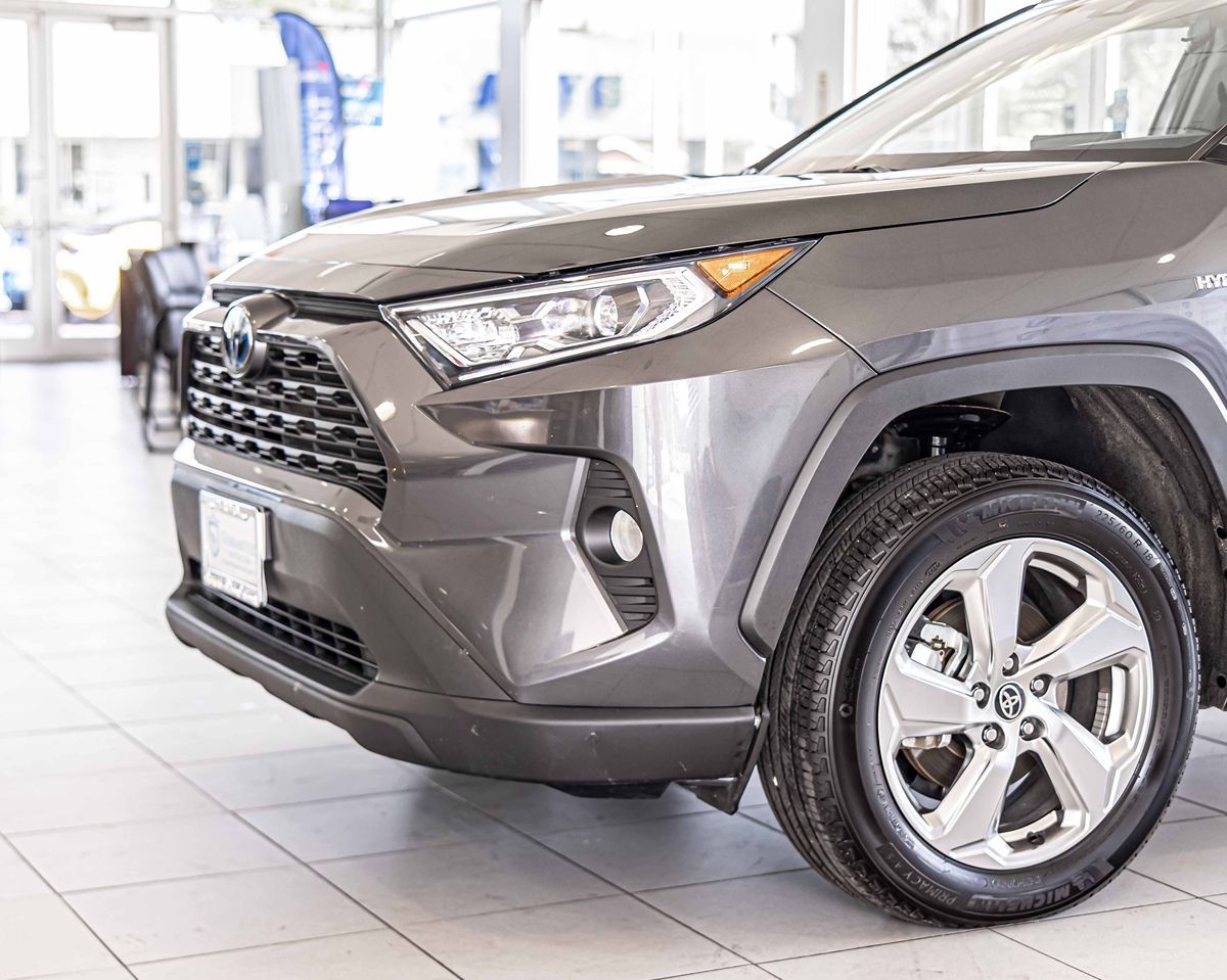 2021 Toyota RAV4 Hybrid XLE Premium photo 4