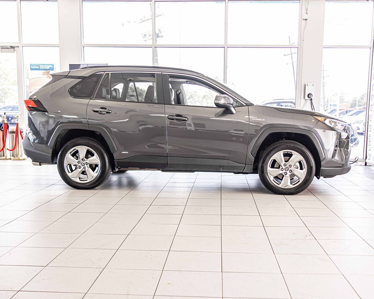 2021 Toyota RAV4 Hybrid XLE Premium photo 9