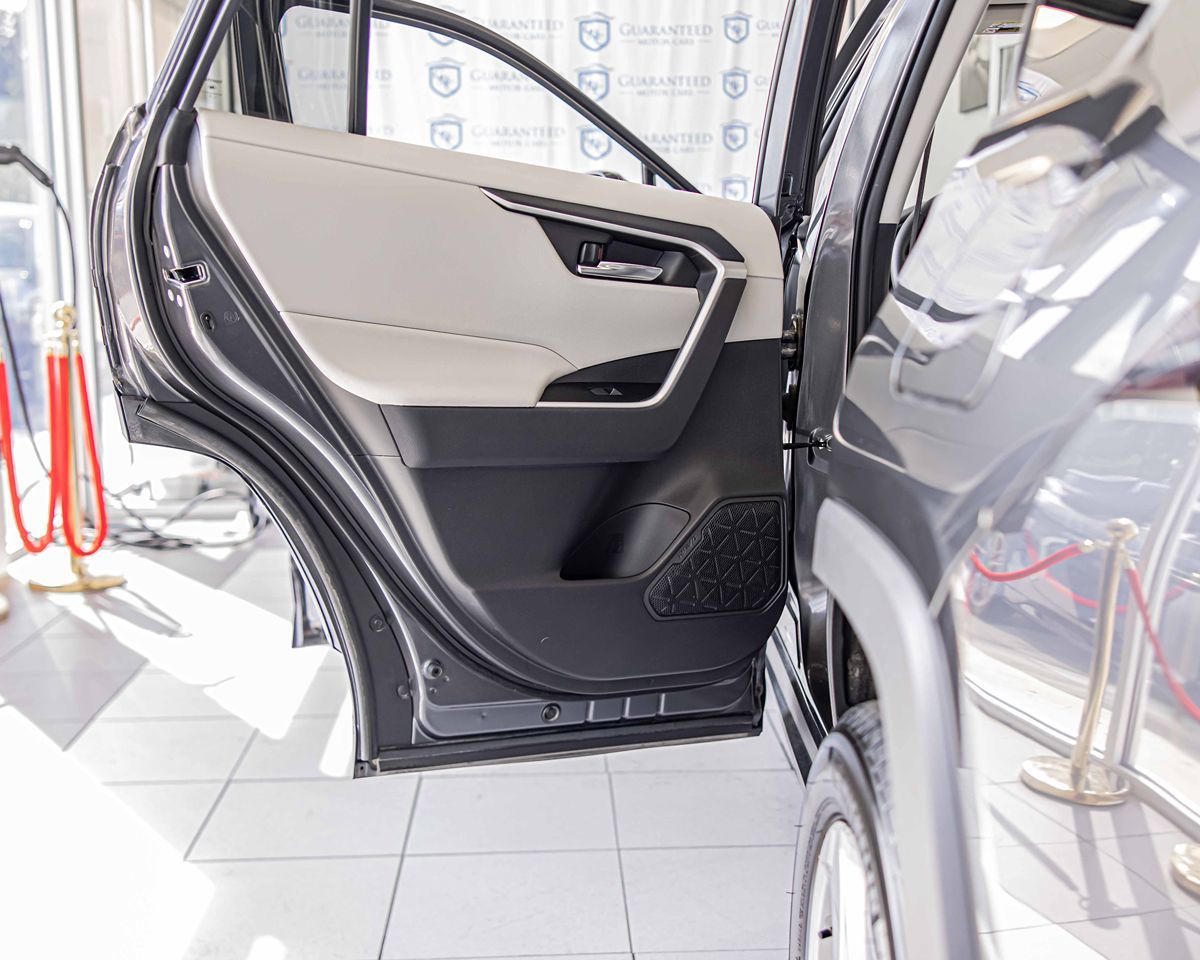 2021 Toyota RAV4 Hybrid XLE Premium photo 36
