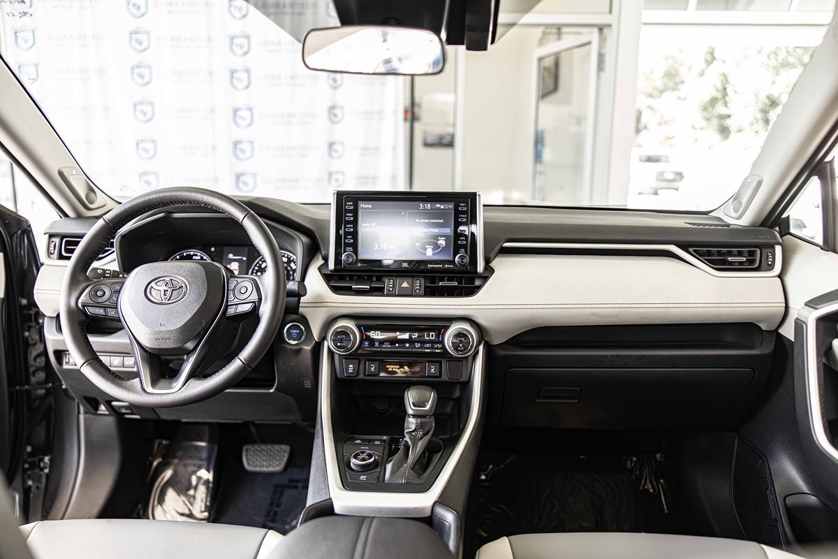 2021 Toyota RAV4 Hybrid XLE Premium photo 37