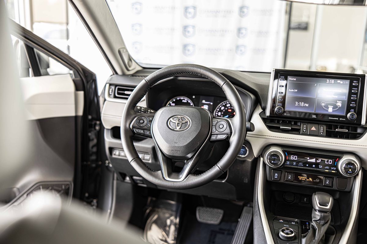 2021 Toyota RAV4 Hybrid XLE Premium photo 38