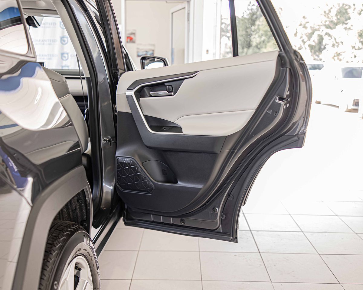 2021 Toyota RAV4 Hybrid XLE Premium photo 41