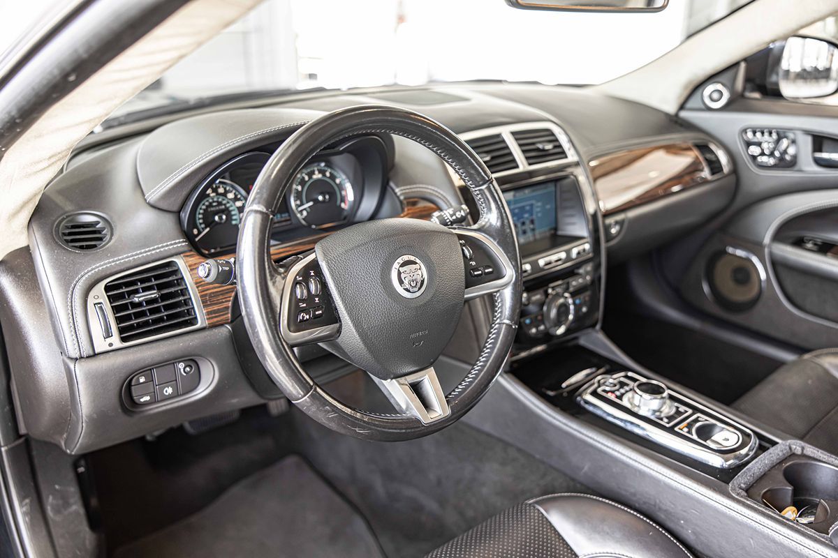 2012 Jaguar XK Base Convertible photo 18