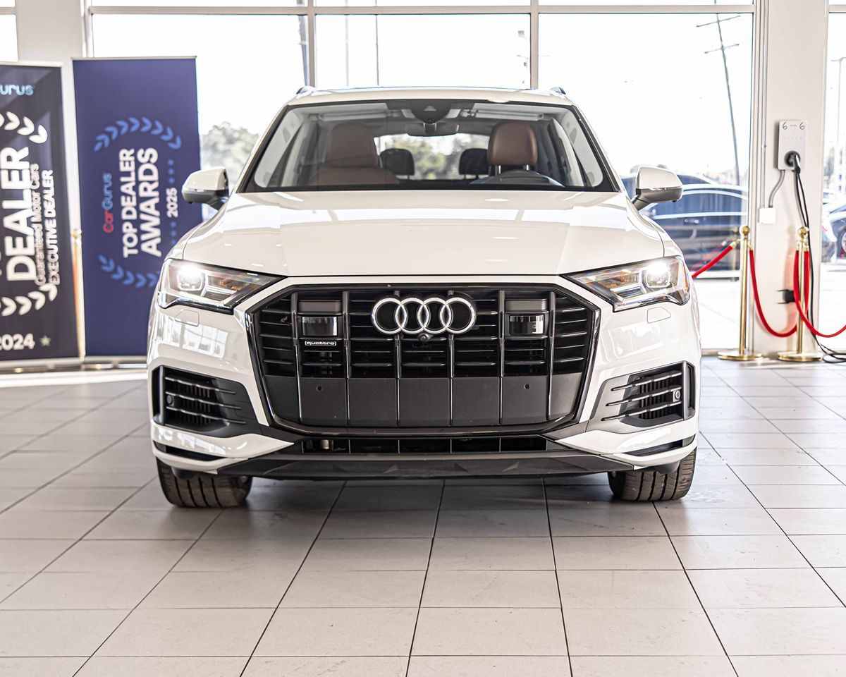2023 Audi Q7 55 Prestige photo 2