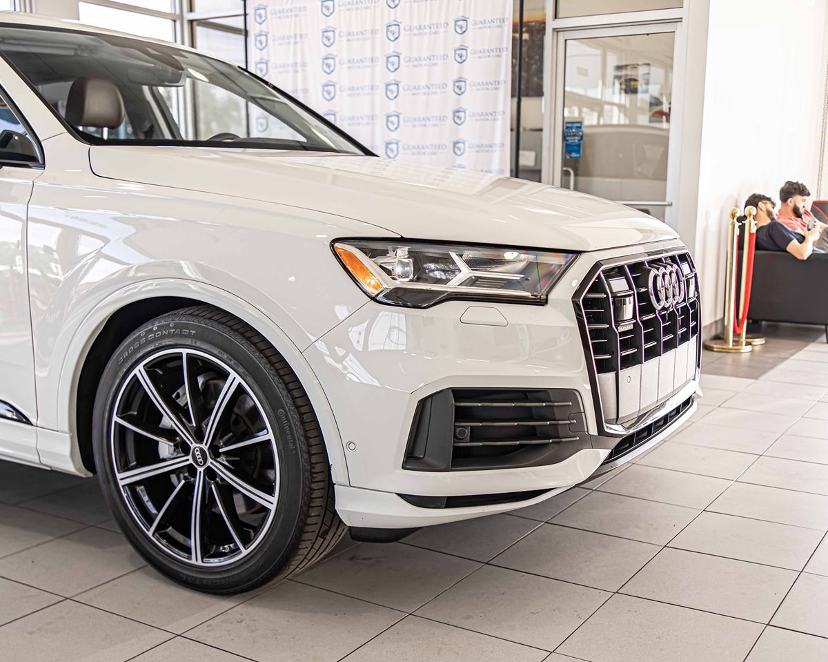 2023 Audi Q7 55 Prestige photo 3