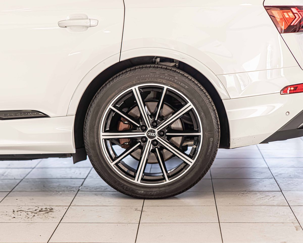 2023 Audi Q7 55 Prestige photo 7