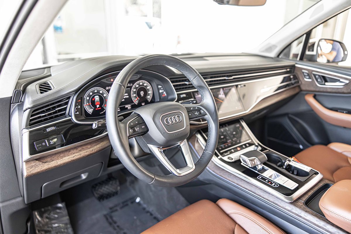 2023 Audi Q7 55 Prestige photo 18