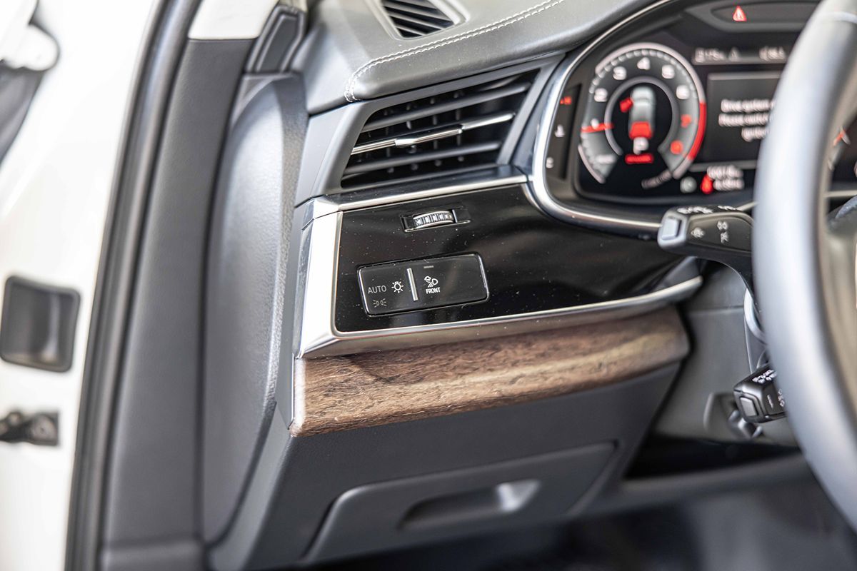 2023 Audi Q7 55 Prestige photo 19