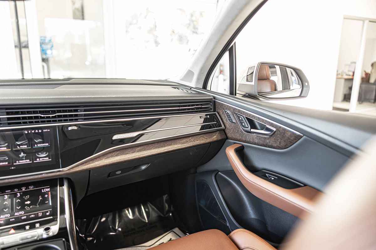 2023 Audi Q7 55 Prestige photo 37