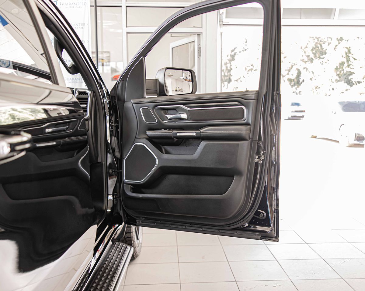 2023 Ram 1500 Laramie photo 2