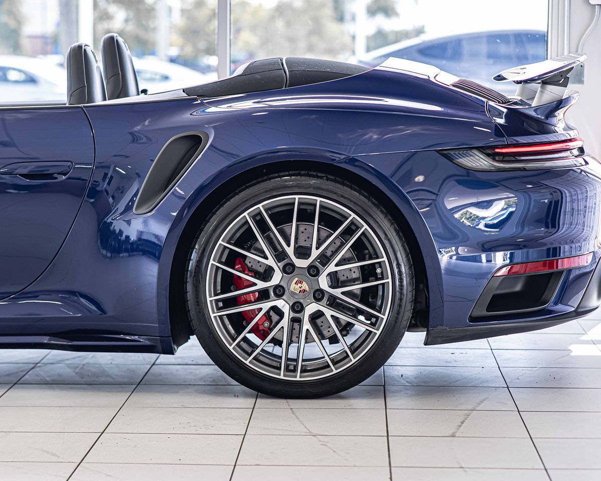 2024 PORSCHE 911 - Image 10