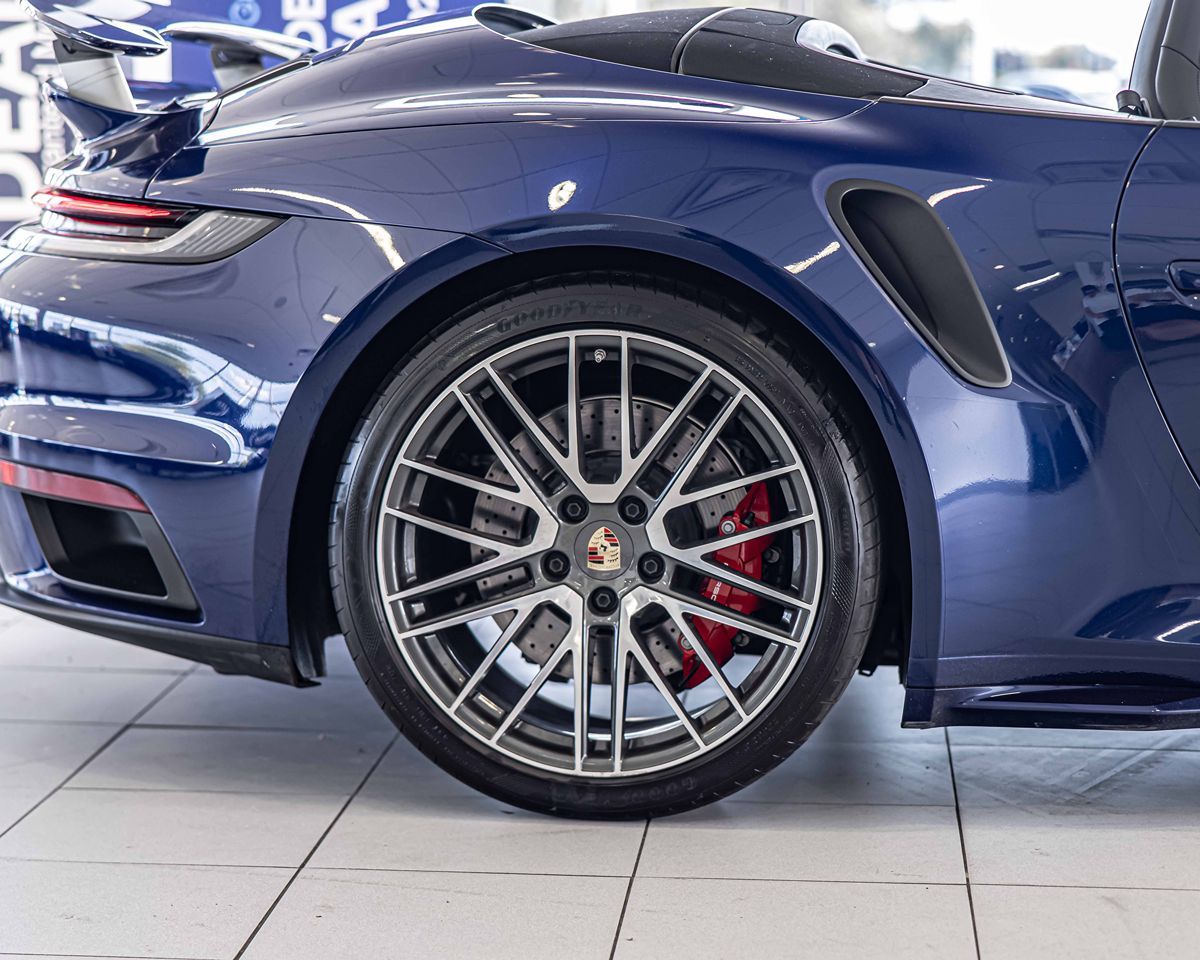 2024 PORSCHE 911 - Image 14