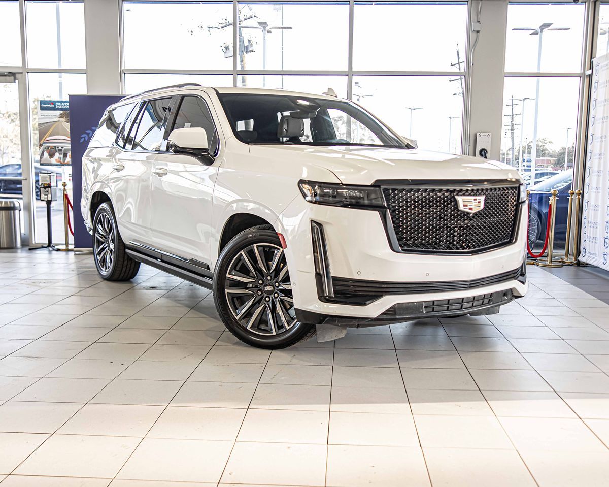 2023 Cadillac Escalade Sport photo 3