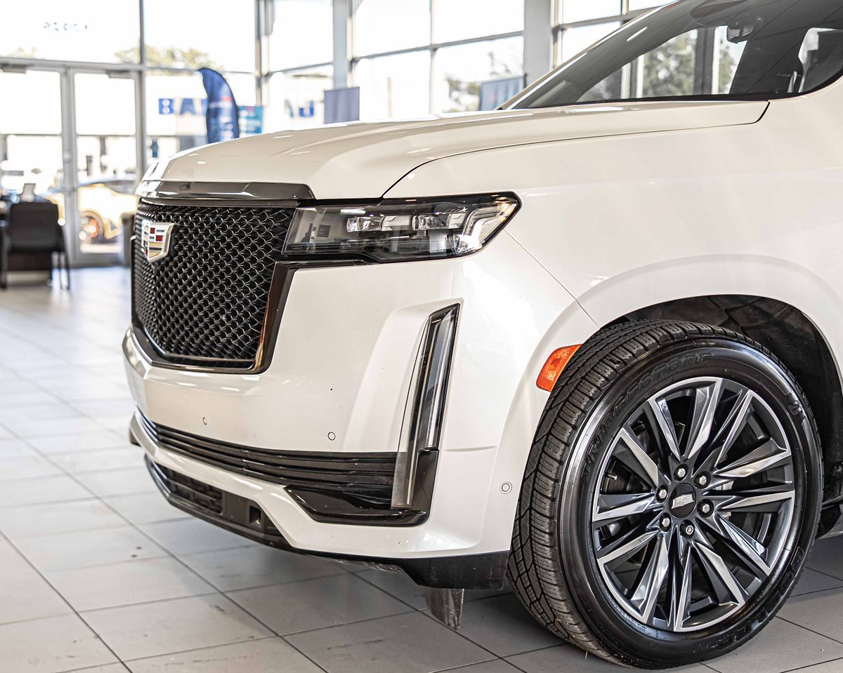 2023 Cadillac Escalade Sport photo 2