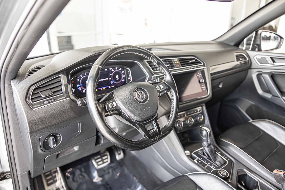2019 Volkswagen Tiguan SEL Premium photo 17