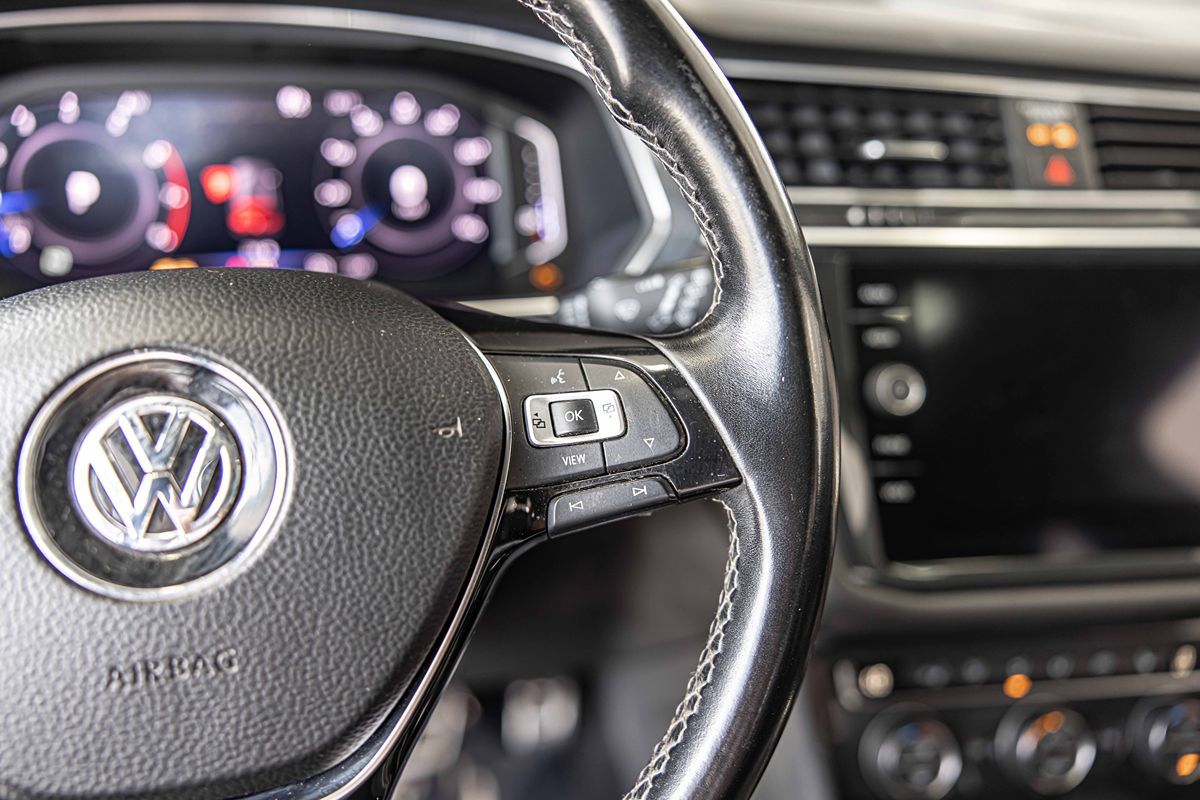 2019 Volkswagen Tiguan SEL Premium photo 21